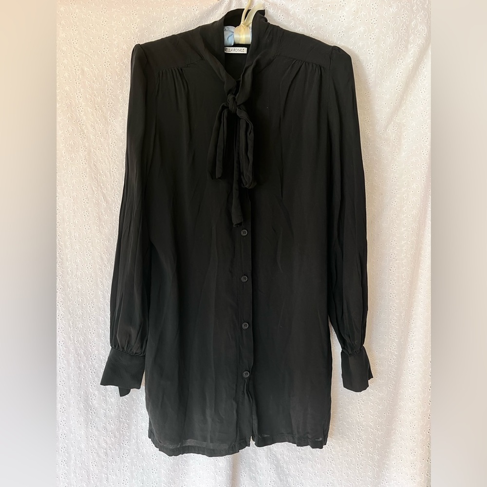 Revolve novella royale black button down ascot long top size XS